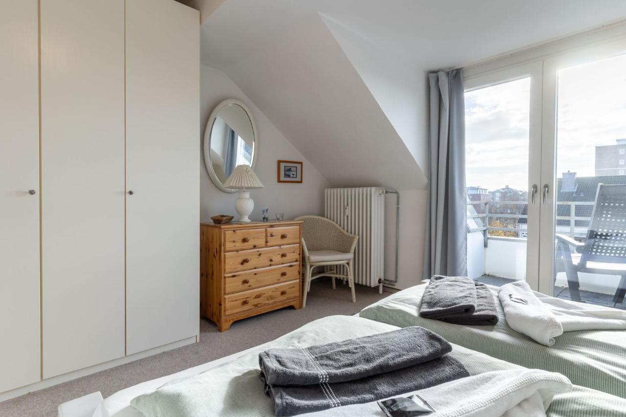 Apartment Twentyseven *